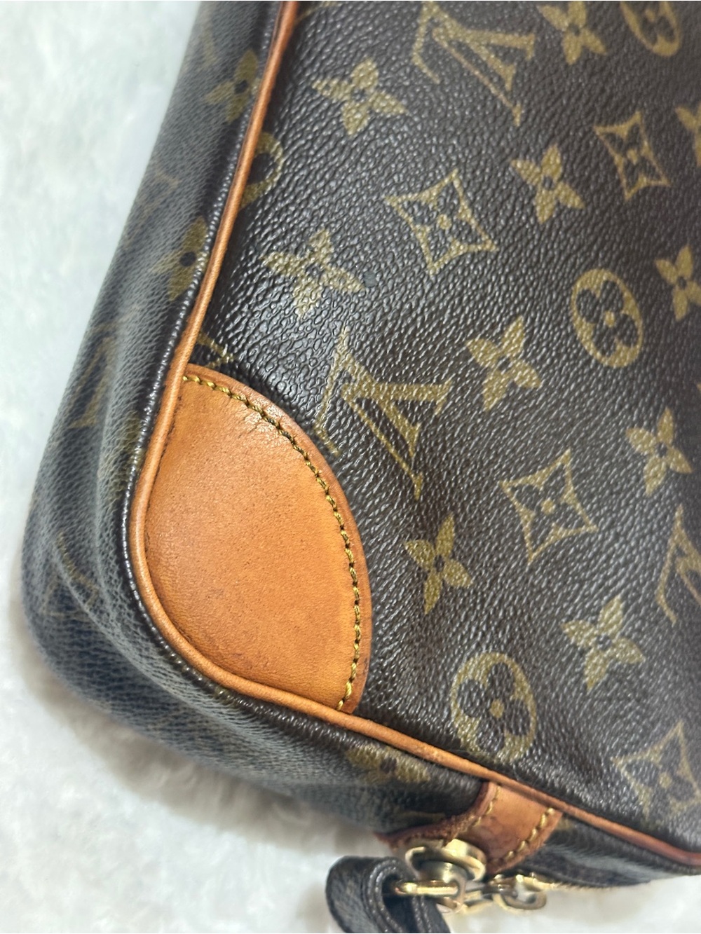 Vintage Louis Vuitton Marly Dragonne wristlet/clutch - Picture 11 of 14
